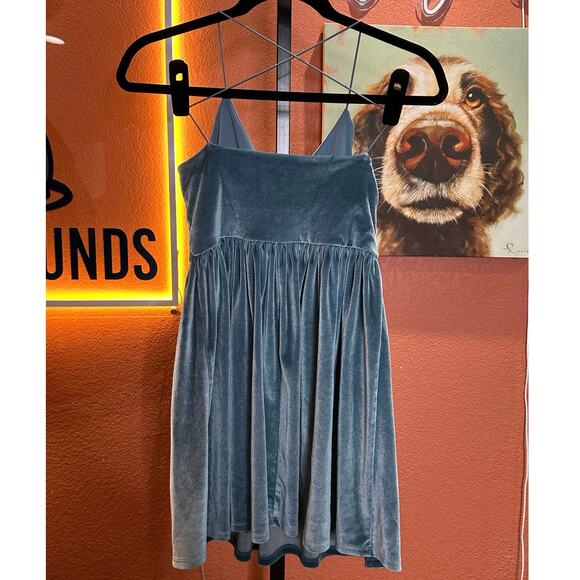 Forever 21 Velvet Mini Dress - Picture 4 of 5